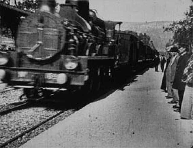 Szenenfoto aus dem Film 'L' arrivée d'un train en gare (La Ciotat)' © Société Lumière, 