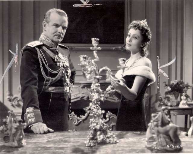 Szenenfoto aus dem Film 'The Emperor's Candlesticks'