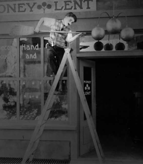 Szenenfoto aus dem Film 'Chaplin odhadcem v zastavárne' © Lone Star Corporation, Mutual Film, 