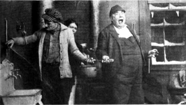Szenenfoto aus dem Film 'In the Plumber's Grip' © Edison, Inc., General Film Company, Inc., 