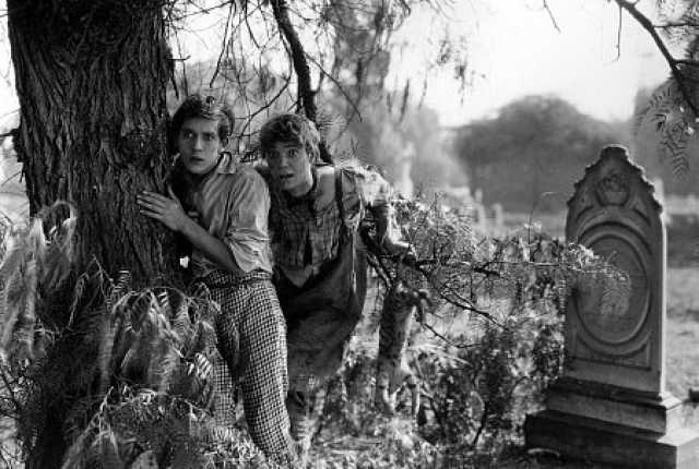 Szenenfoto aus dem Film 'Huck and Tom' © Famous Players-Lasky Corporation, Morosco Photoplay Company, Paramount Pictures, Inc., 
